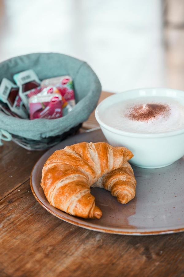 Bed & Breakfast Unter Den Linden Hungen ภายนอก รูปภาพ